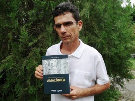 Obra resulta de 25 anos de trabalho em comunidades no Am, diz professor Gláucio Campos